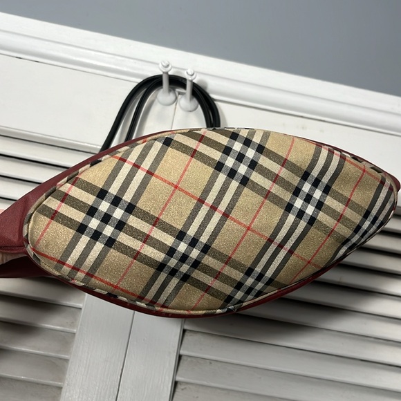 Burberrys of London Blue Label - Burgundy Vintage tote w/ COA -PRICE FIRM - Picture 4 of 8